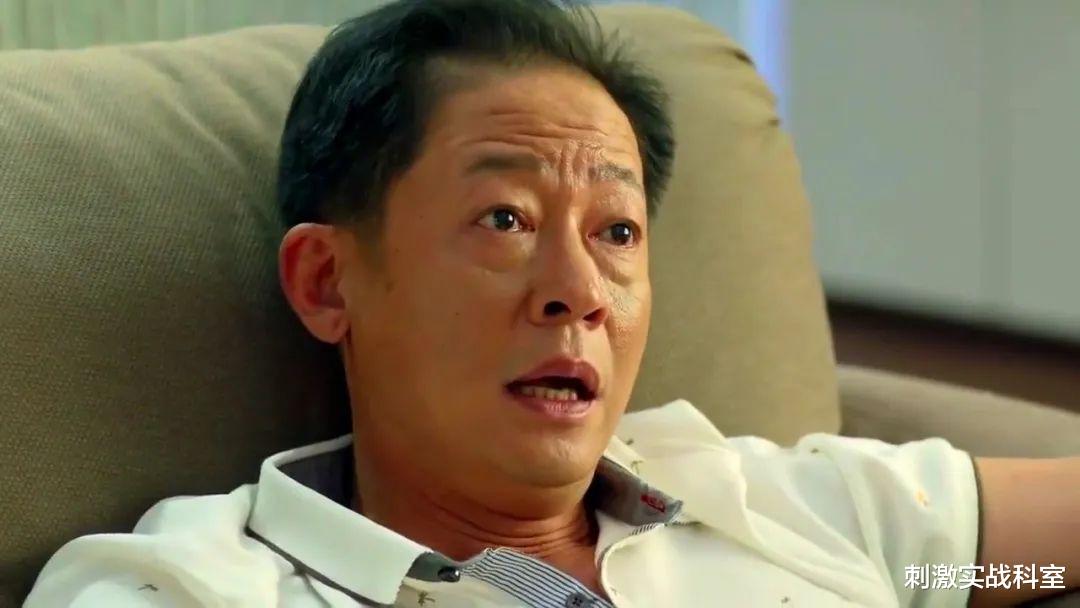 58岁王志文断崖式衰老,富婆娇妻却依旧漂亮,与15岁儿子像爷孙