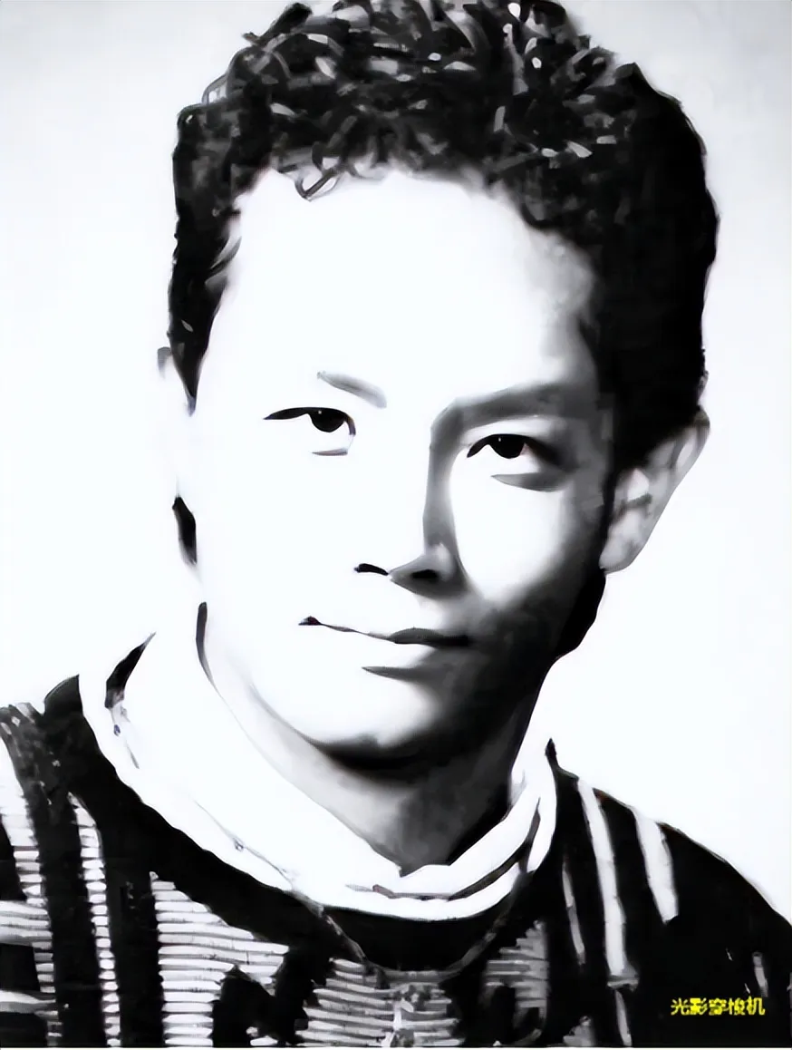 开豪车住豪宅，48岁的乐嘉，如今已经在美国过上了富人生活