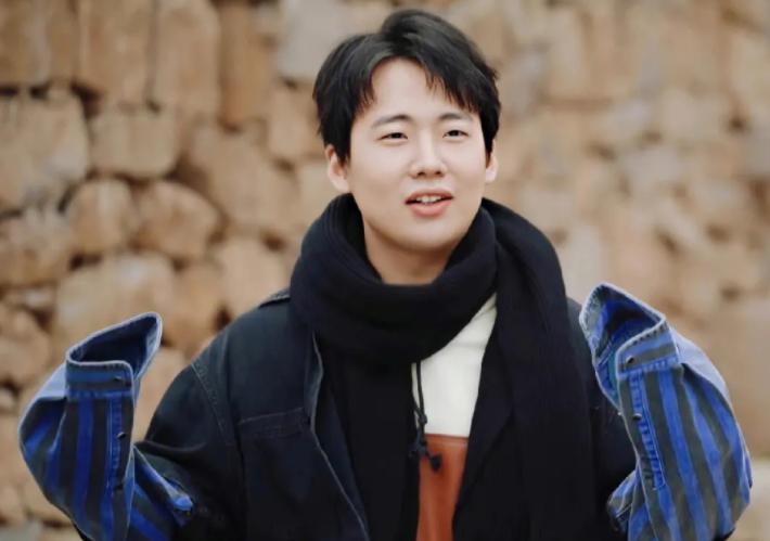 郭德纲看上孟非22岁女儿,为儿子郭麒麟提亲:彩礼是北京3套房!