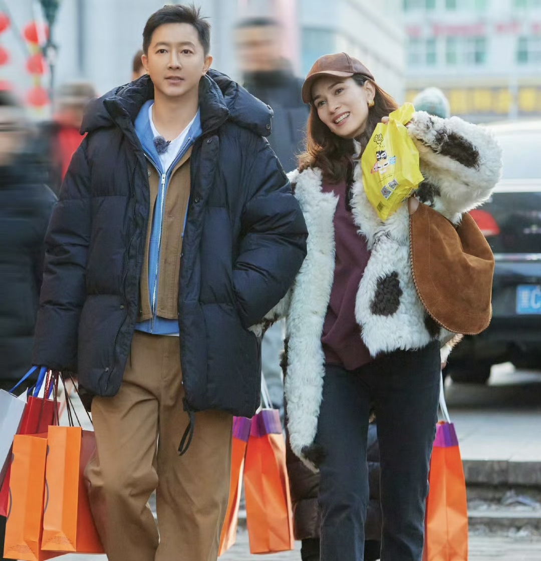 同是和婆婆相处：卢靖姗和胡静一个亲如母女，一个表面和气