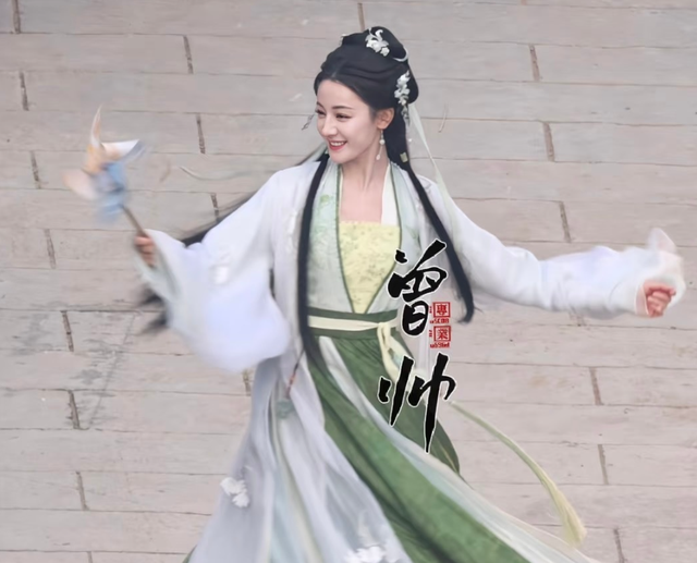 《慕胥辞》新造型曝光！热巴又美又仙太惊艳，男主婚服反差好绝！