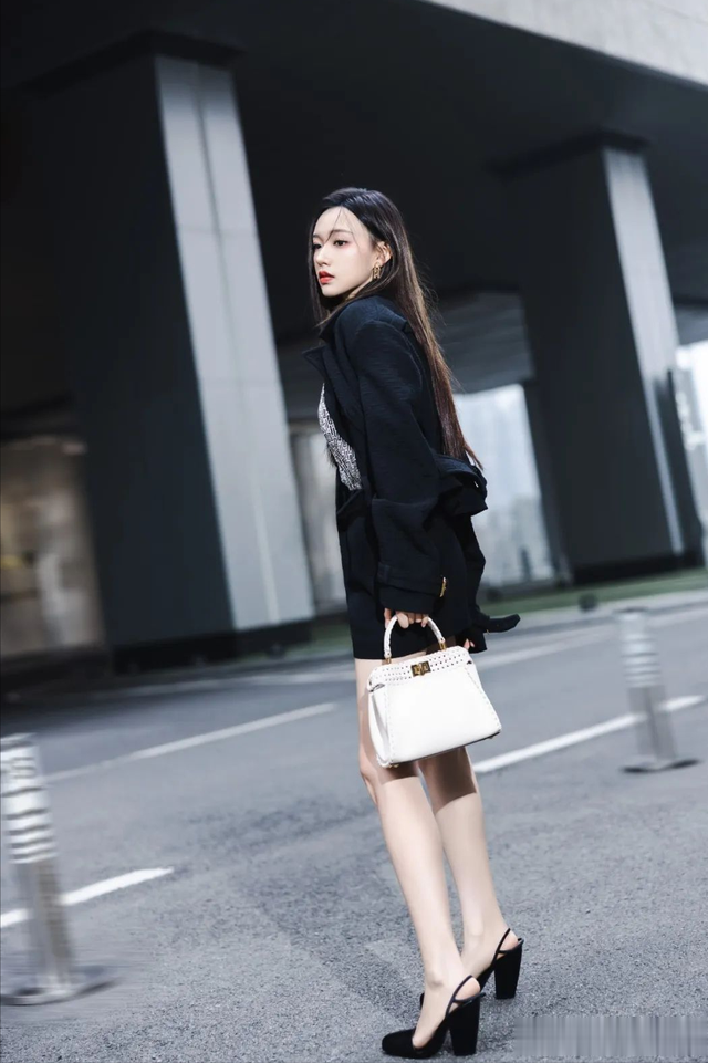 程潇氛围感街拍组图