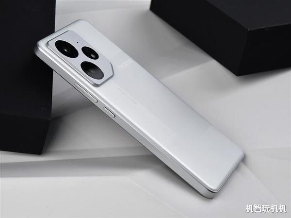 2099无敌价!7000毫安电霸+天玑9300+超强芯,红米K80被秒完了?