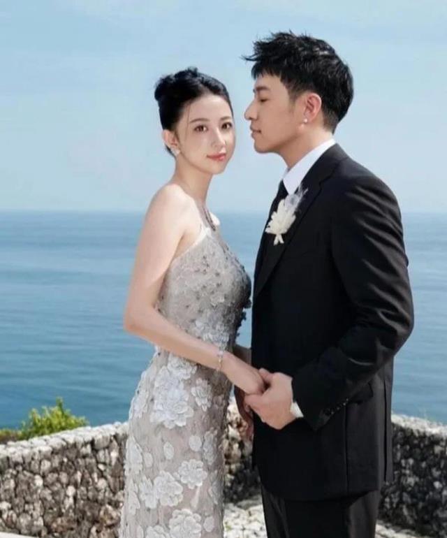 叶柯被扒曾参加名媛培训班，一节课29800包分配，和天王嫂是同学