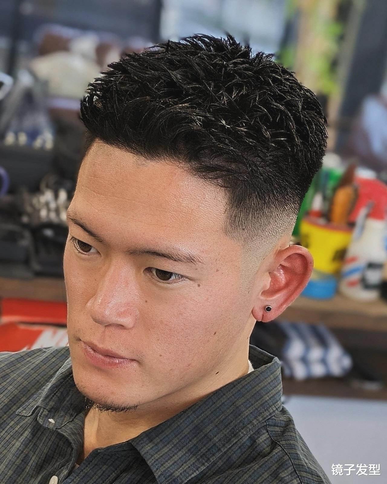 男发剪来剪去,我的最爱还是两侧铲短,百变时尚很帅气