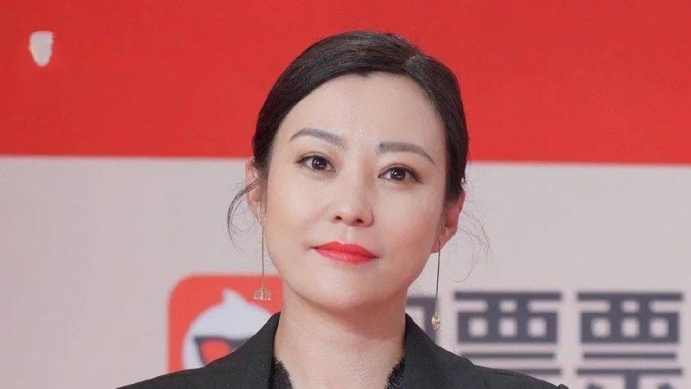 我的天！郝蕾瘦了这么多，如今暴瘦20斤，差点没认出来，真的太美了