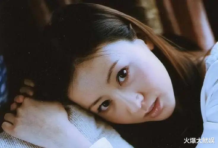 “裸模”汤加丽:霸榜2373天,扬言:不是脱了衣服就是艺术