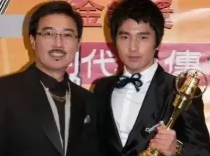 赵又廷高圆圆现身好友婚礼，婚礼现场高圆圆温情致辞，祝福好友