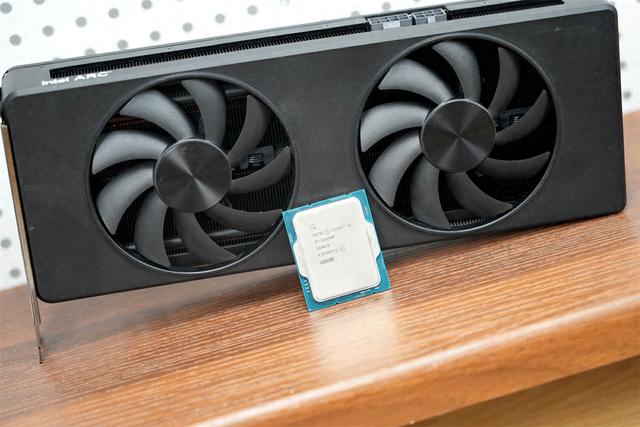 酷睿i5-13490F深度评测：千元内性能王者，小黑盒里的大惊喜！