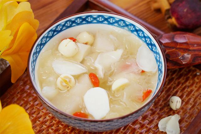 秋燥易上火,建议少吃羊肉猪肉,多吃“3白2绿”,清爽去燥好过秋