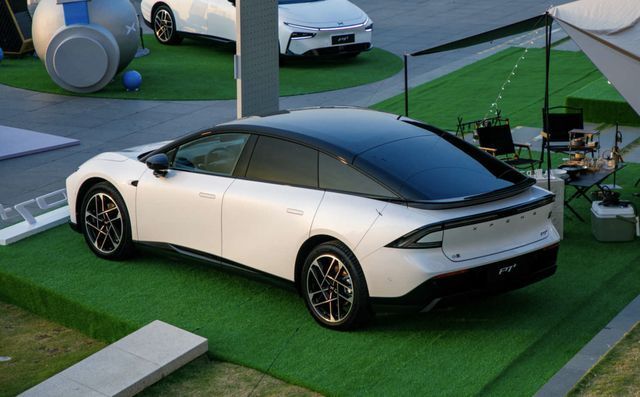 全球首款AI汽车，续航710km订单破3万，仅20万出头，还要啥小米？