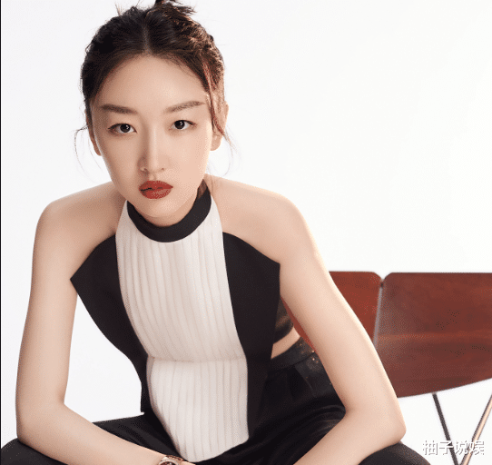 周冬雨被曝“肉眼可见长胖,小肚子” 网友猜测怀孕引热议