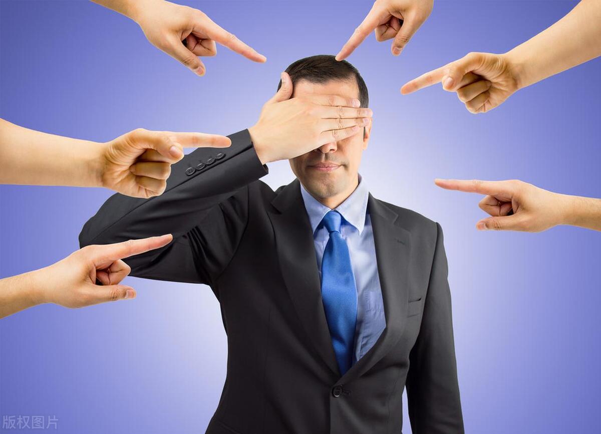 单位里，最蠢的四种行为：1、议论他人 2、推卸责任 3、过度炫耀