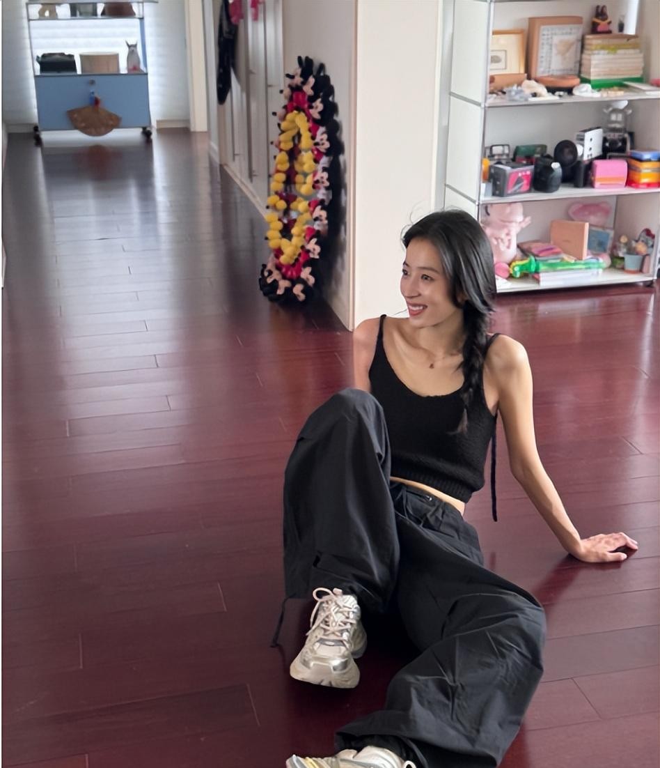 不懂体育还硬蹭，女明星被骂到删微博，到底该不该骂？