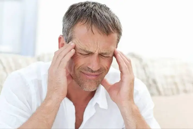 医生叮嘱:吃饭时出现这几个异常,或是脑梗的信号,早发现早治疗