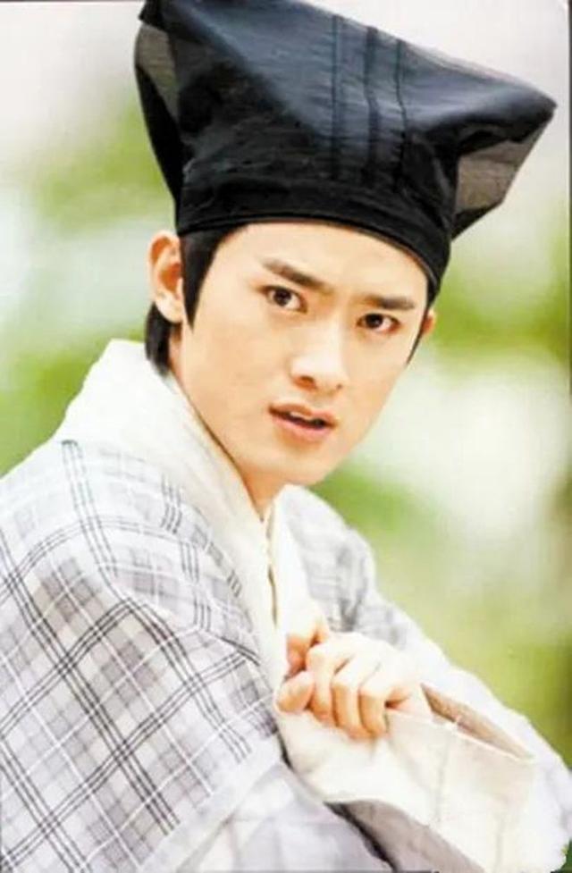 一句话就决定拳王生死，王思聪对他点头哈腰，任泉究竟有多牛？