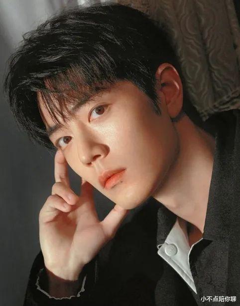 公司总监曝光肖战、王一博聚餐合照！透露二人关系极好，真的是引战可耻