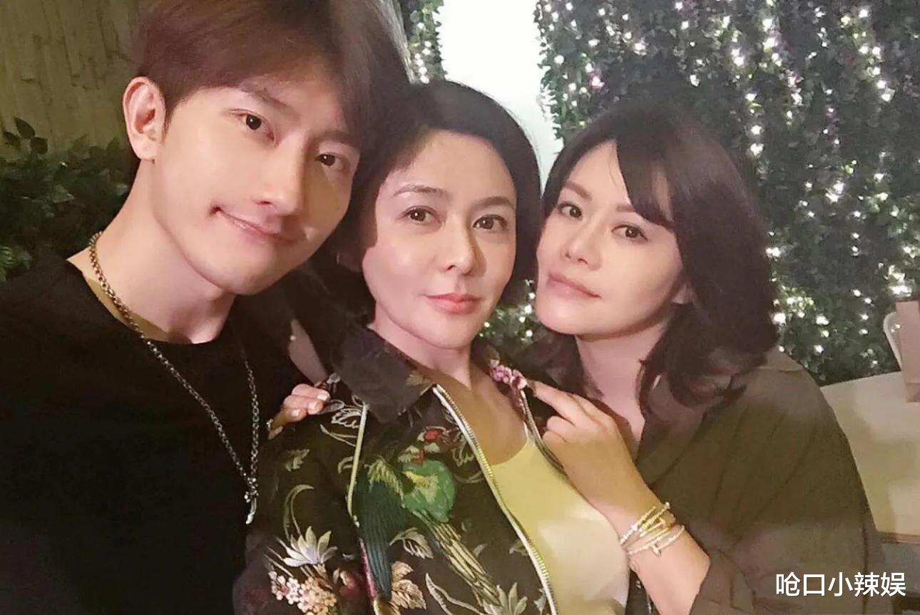 60岁关之琳大胆公开恋情!晒新男友亲密照,网友惊呼:杀猪盘!