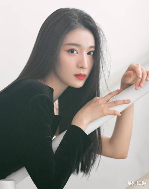 终于来大瓜!甜美小花为资源,竟搭上已婚咖位大男演员偷偷产子!