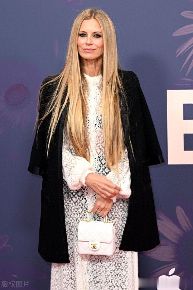 劳拉-贝利 性感出席第68届BFI伦敦国际电影节《闪电战》首映红毯