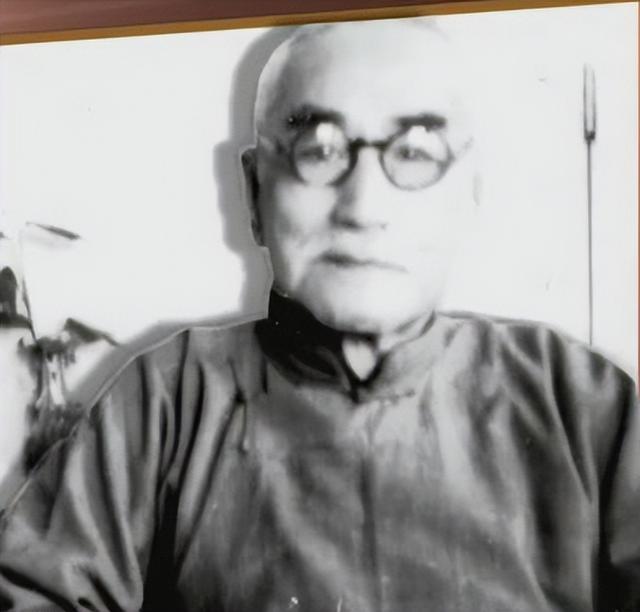 扎心!谢贤一家1986年春节家宴视频曝光,网友:我家现在也吃不上