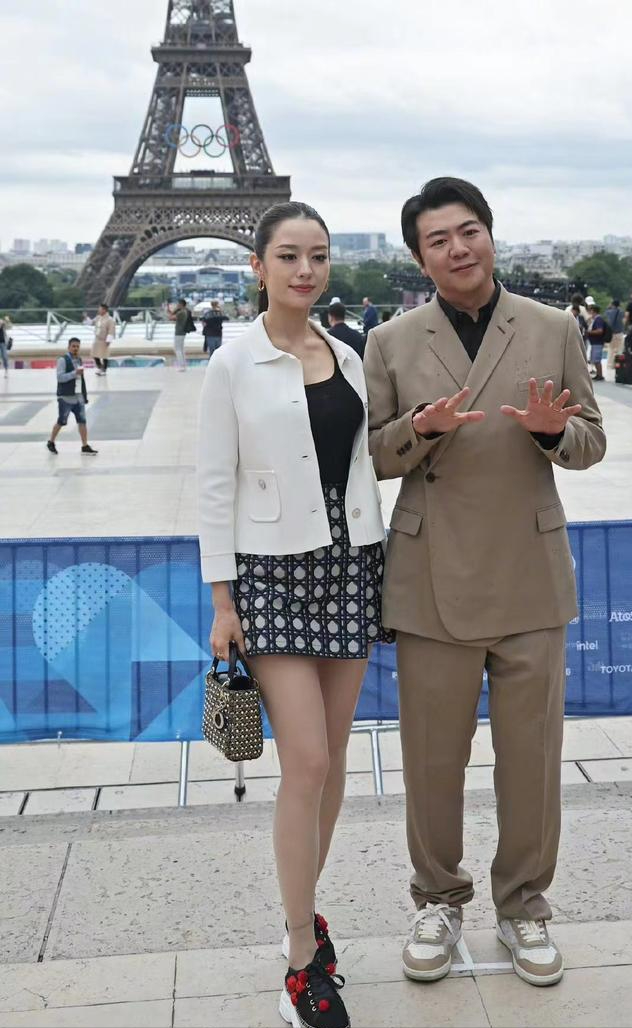 没想到,41岁的霍启山竟以这种方式,成为了“全网焦点”!