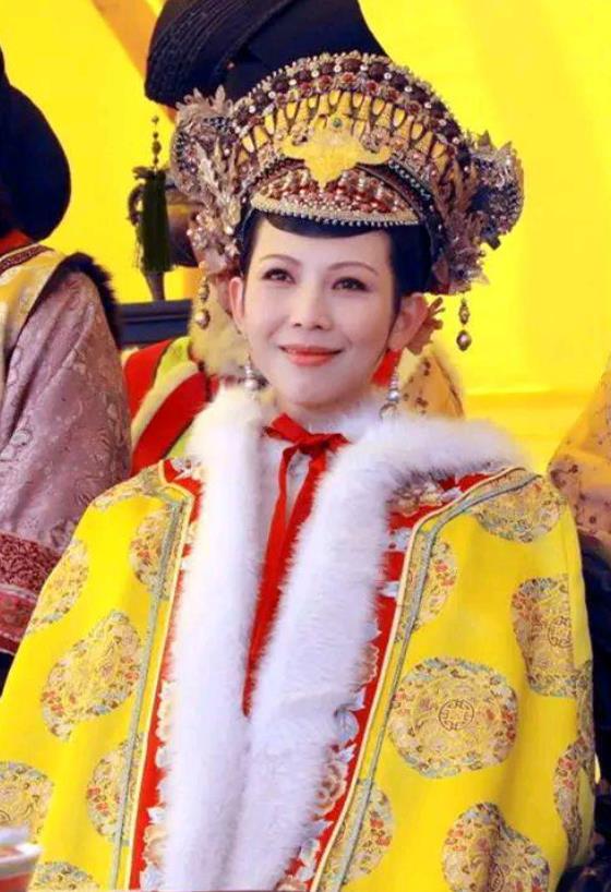 初见时美的惊为天人,但是花期却很短,颜值很快就坍塌的7位明星