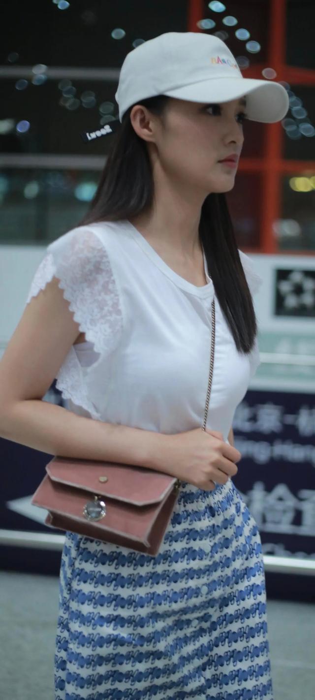 李沁机场生图，这包有点嘞