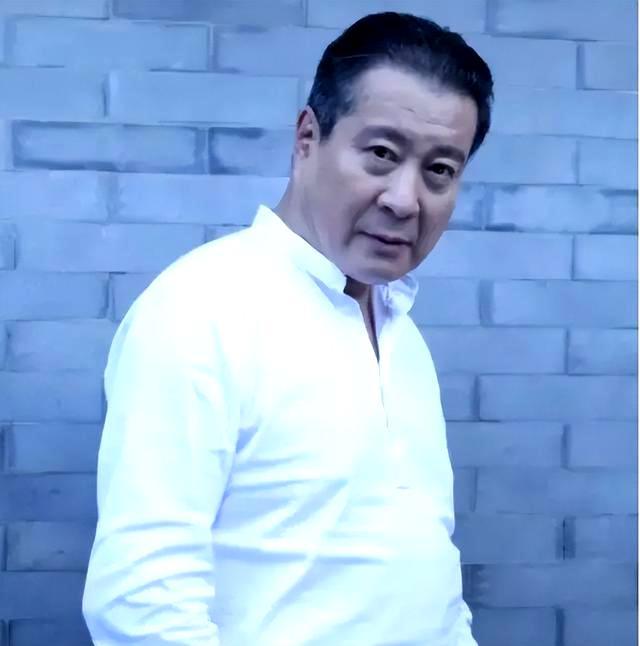 国家一级演员徐文广:戏红人不红,娶朋友女儿为妻,如今过的如何