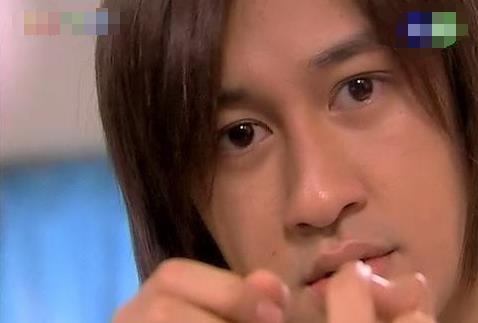 过气明星有多惨：背负百万债务，穷到下跪找工作，如今靠资助生活