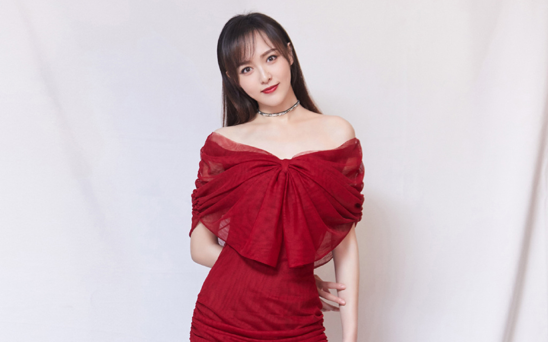 唐嫣出席活动惊艳亮相,幸福状态引热议,爱情事业双丰收