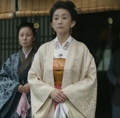 一生不婚未育，翡翠收藏大佬，“窒息恶妈”陈瑾的一生有多强悍！