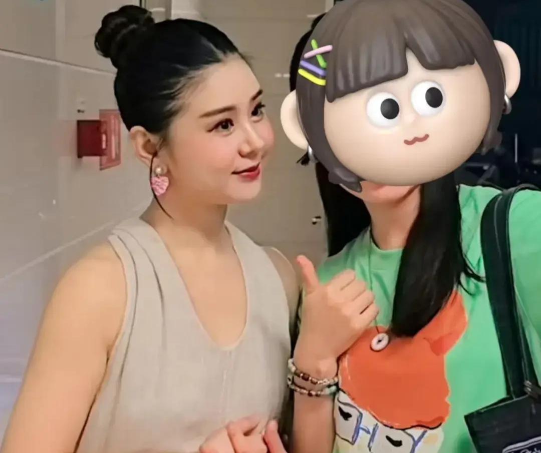 王雷老婆李小萌现身,白白胖胖颜值高,120斤状态佳