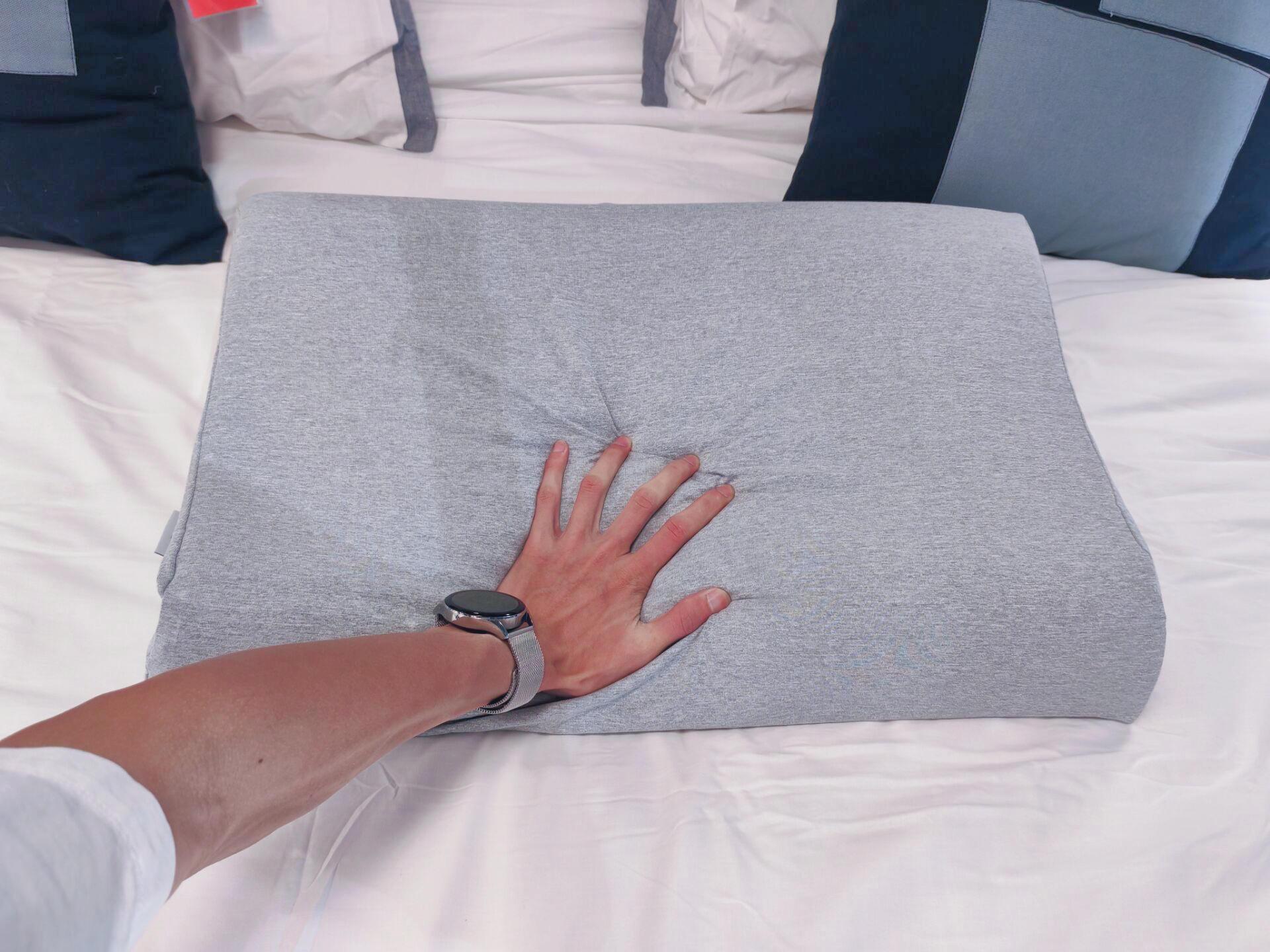 颈椎不好没有好枕头难以入眠?试试百元出头米家天然乳胶护颈枕Pro