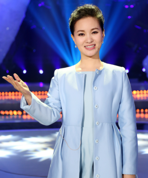 雷佳|她是第一位博士歌唱家,上春晚是家常便饭,家庭事业竟然双丰收?