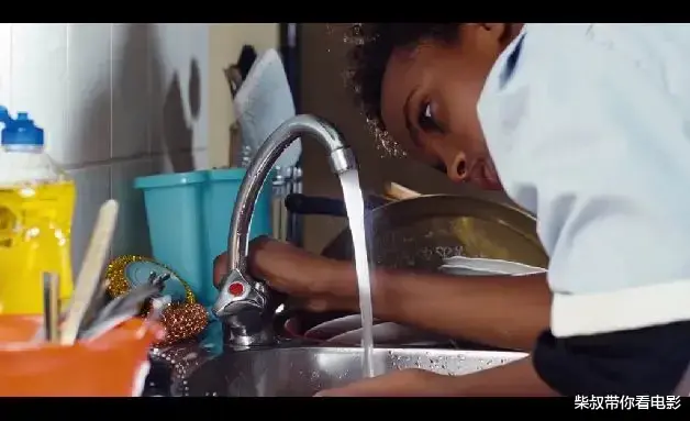 她4岁失身，5岁被割，12岁嫁老头，这电影不敢看第二遍！