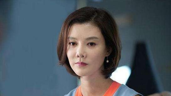 花5000万娶车晓，10年败光125亿，李兆会靠雨伞再赚1000亿