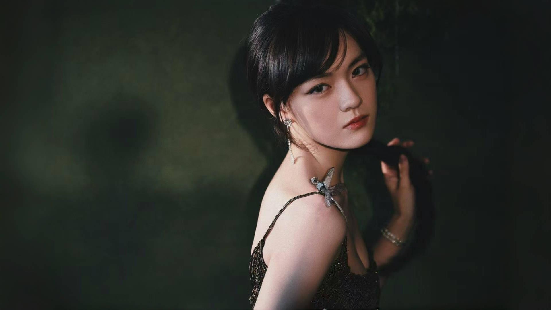 14岁拿下大奖！她沉寂7年，爆发归来