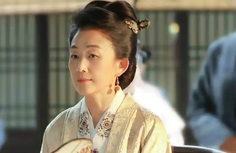 巫刚：与前妻结婚15年，无儿无女，却和不婚不孕的陈瑾相伴20年