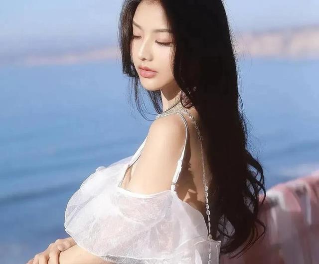 高文君——颜值天花板，这身材真的绝!