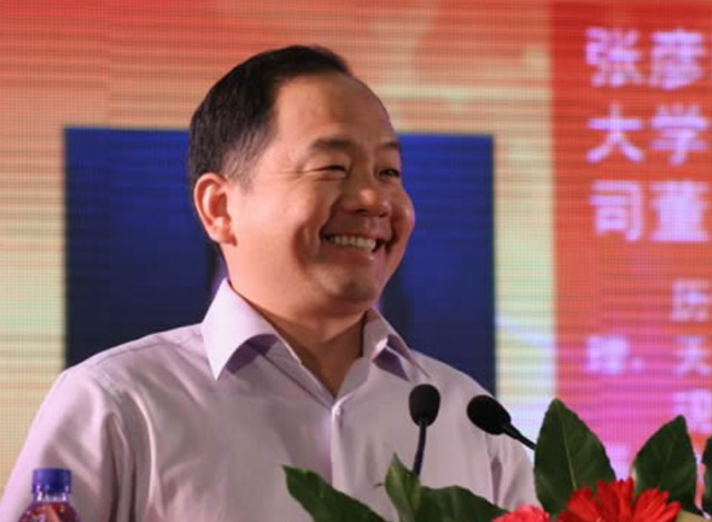 一笼包子280,一碟花生米58,狗不理包子倒是成了\"人不理\"