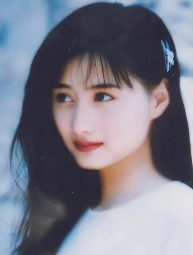 年轻时美的惊为天人,然而花期却很短,颜值很快就坍塌的4位女星