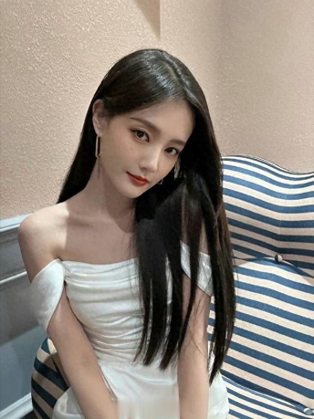 李一桐,臀太美了 ???