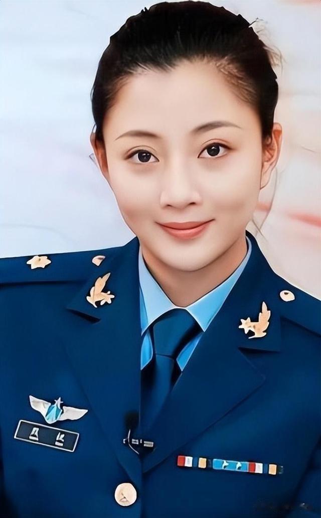 长成“人间水蜜桃”,离婚多年后“绯闻”不断,如今44岁依旧单身