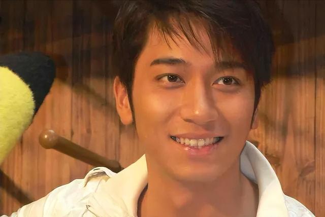 渣男吴卓羲,撩妹成性绯闻无空窗期,曾气到张馨予发照片逼官宣