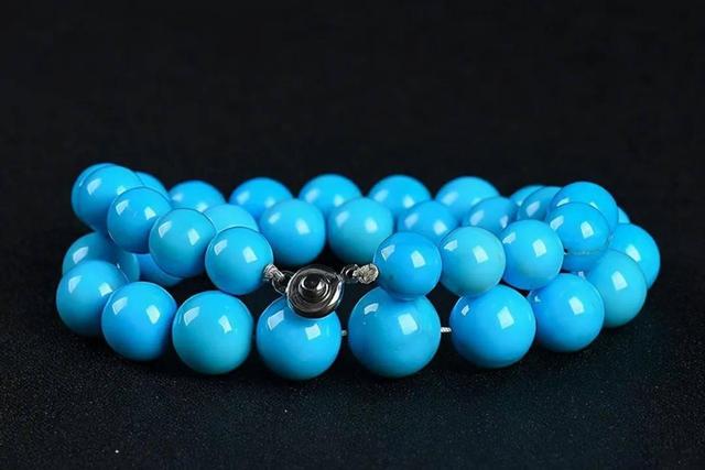 揭秘绿松石鉴别之道：藏民舌舔非正道，专家三大方法助你辨真伪！