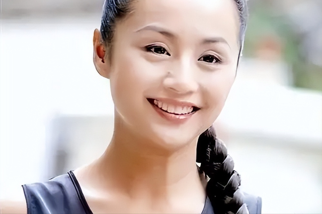 看到曹颖“升官”的丈夫，才明白，她和王斑结婚是多么正确的选择