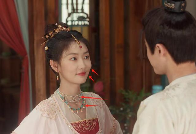 檀健次的《四方馆》告诉我们,当陈小纭太惊艳时,女主打酱油去吧