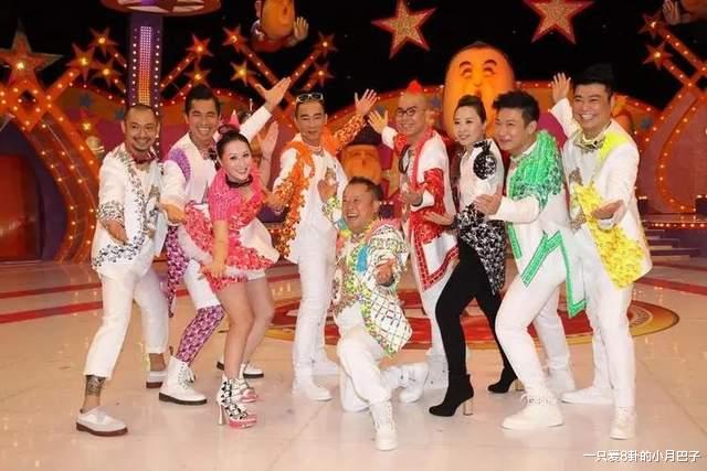 那个曾经把张卫健藏在衣柜被抓包的绝色女明星,现在也胖成球了!