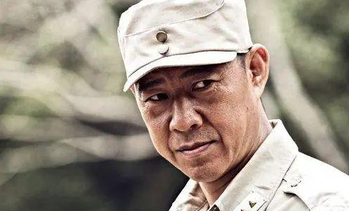 油头粉面就不要演军人了!让这13位男星告诉你,什么叫军人形象